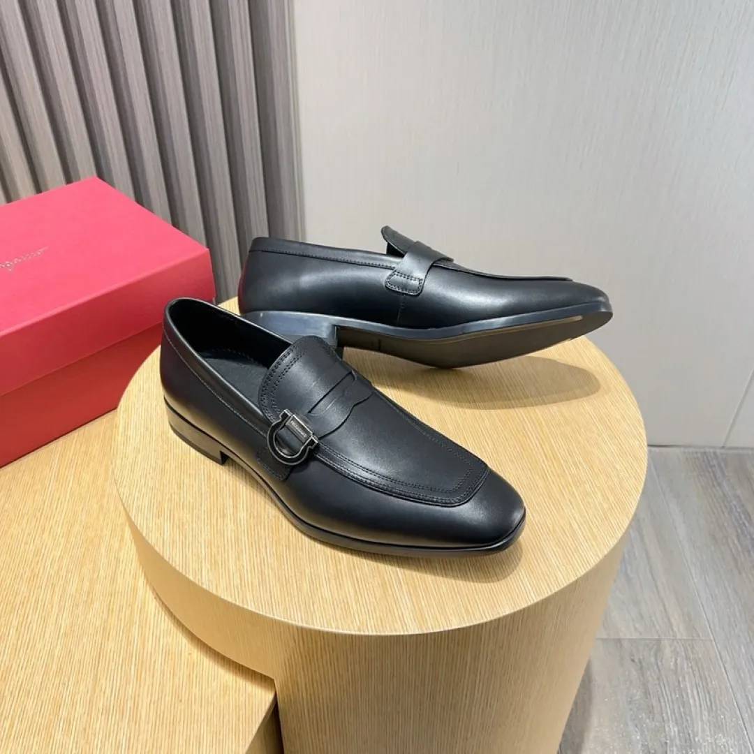 Men's Men's Shoes💰P640💰🔥《Ferragamo》👏Latest • High-end top brand luxury ~ purchasing agency, top quality ~. New fashionable business men's shoes🔜The uppers are made of original cashmere cowhide➕cowhide·lining, with fine workmanship. The original stylish and soft combination wear-resistant and non-slip outsole is light and comfortable on the feet. The real thing looks better in real life. Size: 38/44